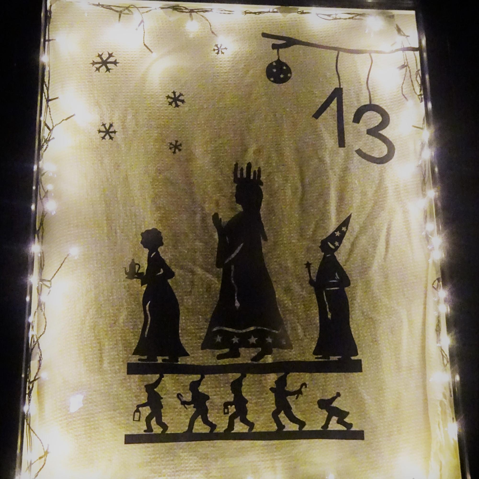 00-adventskalender-fenster-heilige-luzia-in-birnfeld_by_Monika_Erhard_pfarrbriefservice(1)